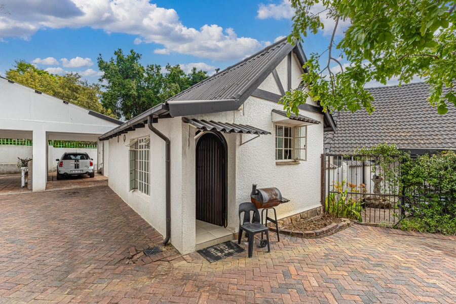 4 Bedroom Property for Sale in Senderwood Gauteng