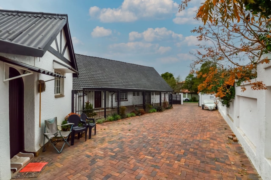 4 Bedroom Property for Sale in Senderwood Gauteng