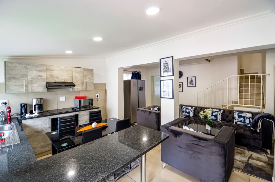 4 Bedroom Property for Sale in Senderwood Gauteng