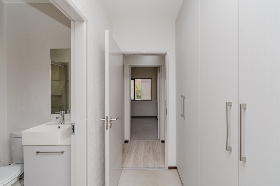 2 Bedroom Property for Sale in Broadacres Gauteng