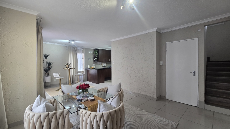 To Let 3 Bedroom Property for Rent in Morningside Manor Gauteng