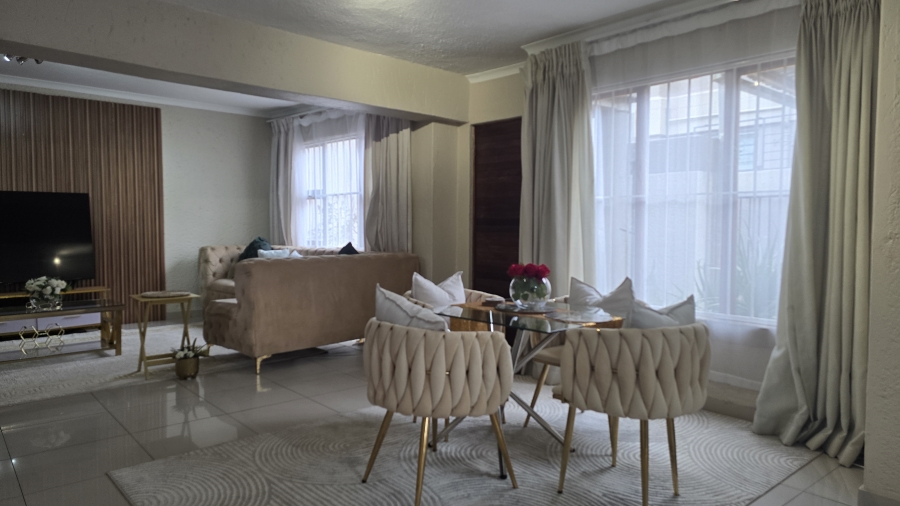 To Let 3 Bedroom Property for Rent in Morningside Manor Gauteng