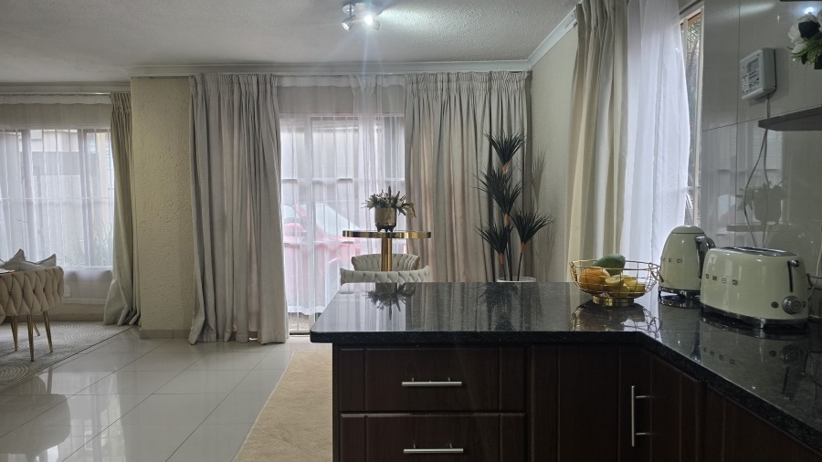 To Let 3 Bedroom Property for Rent in Morningside Manor Gauteng