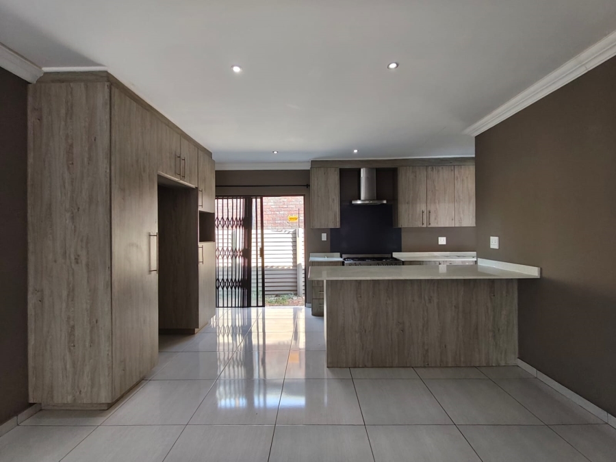 3 Bedroom Property for Sale in Brackenhurst Gauteng