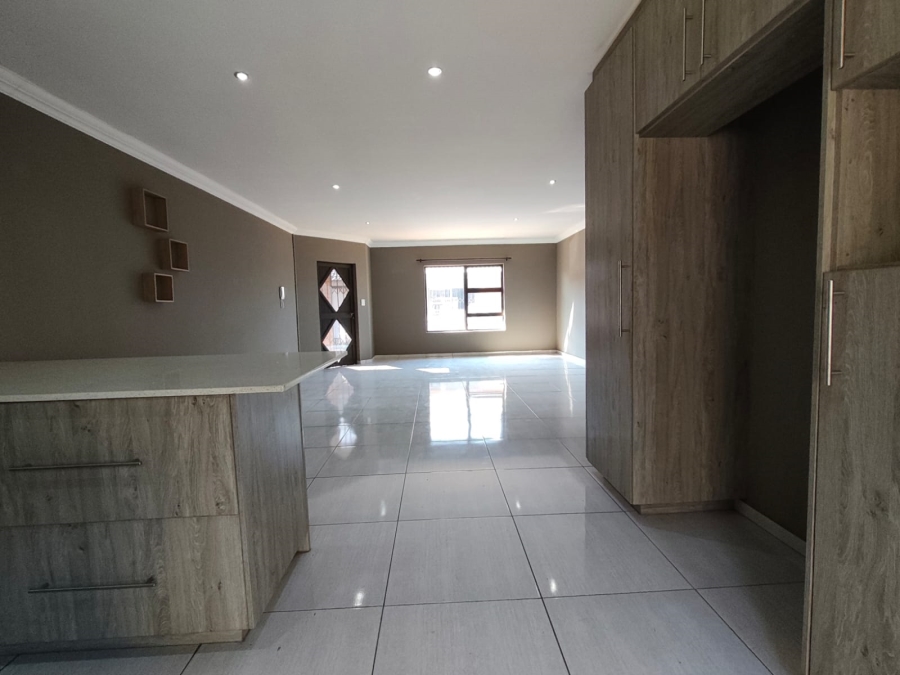 3 Bedroom Property for Sale in Brackenhurst Gauteng