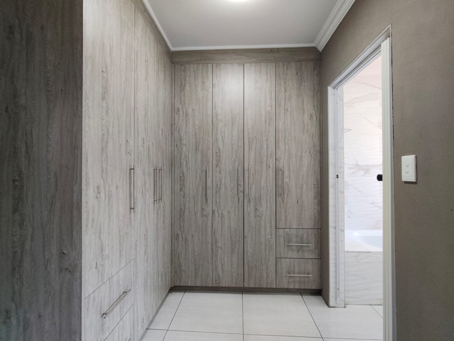 3 Bedroom Property for Sale in Brackenhurst Gauteng