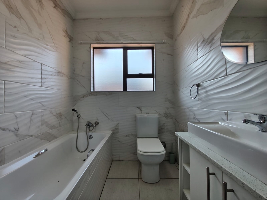 3 Bedroom Property for Sale in Brackenhurst Gauteng
