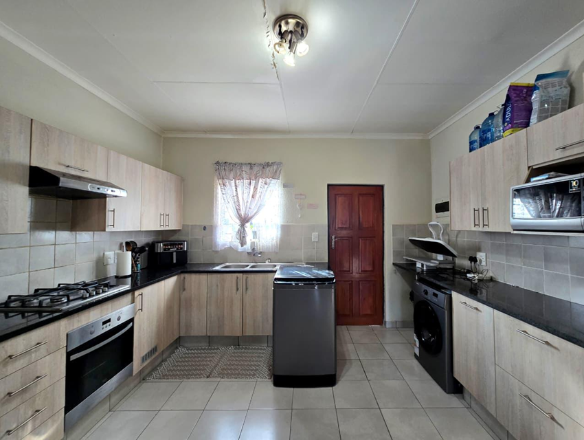 2 Bedroom Property for Sale in New Market Park Gauteng