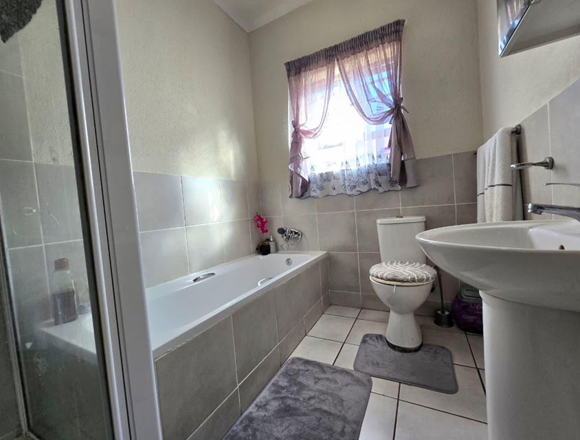 2 Bedroom Property for Sale in New Market Park Gauteng