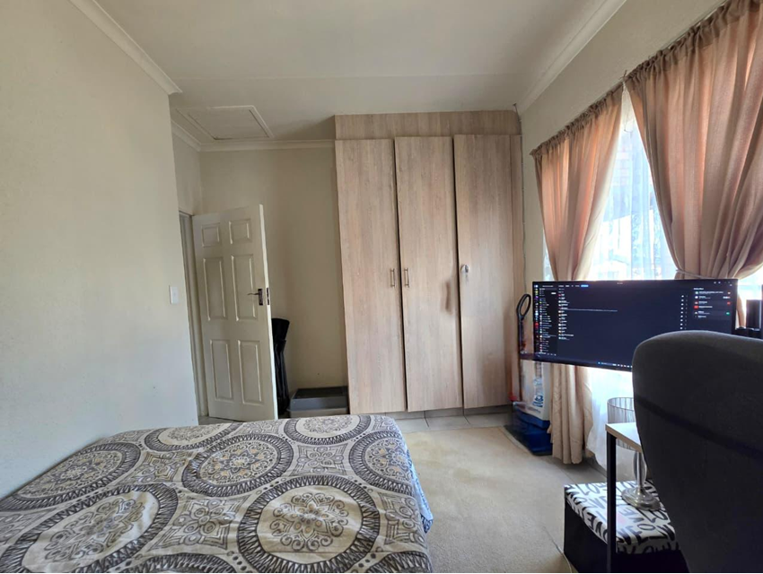 2 Bedroom Property for Sale in New Market Park Gauteng