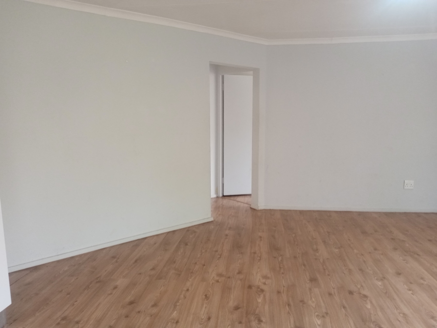 To Let 2 Bedroom Property for Rent in Helderkruin Gauteng