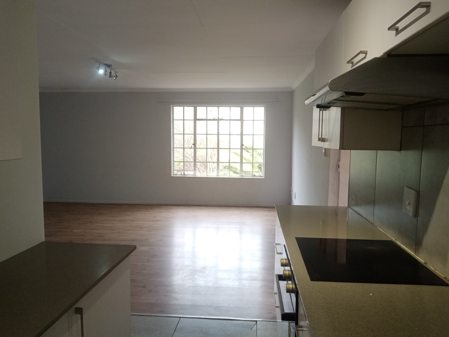 To Let 2 Bedroom Property for Rent in Helderkruin Gauteng