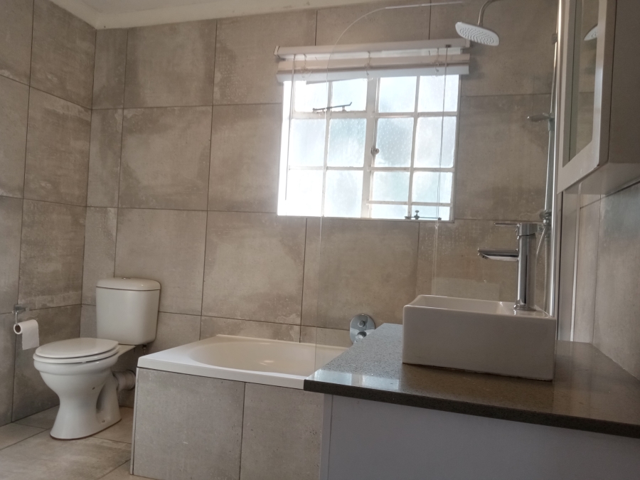 To Let 2 Bedroom Property for Rent in Helderkruin Gauteng