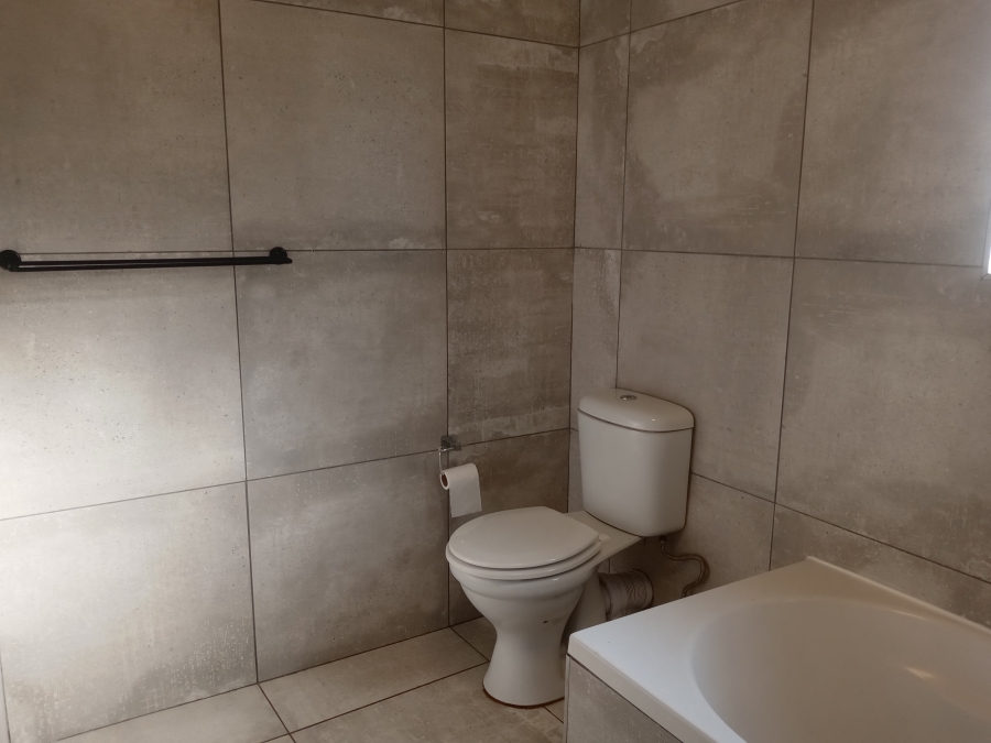 To Let 2 Bedroom Property for Rent in Helderkruin Gauteng