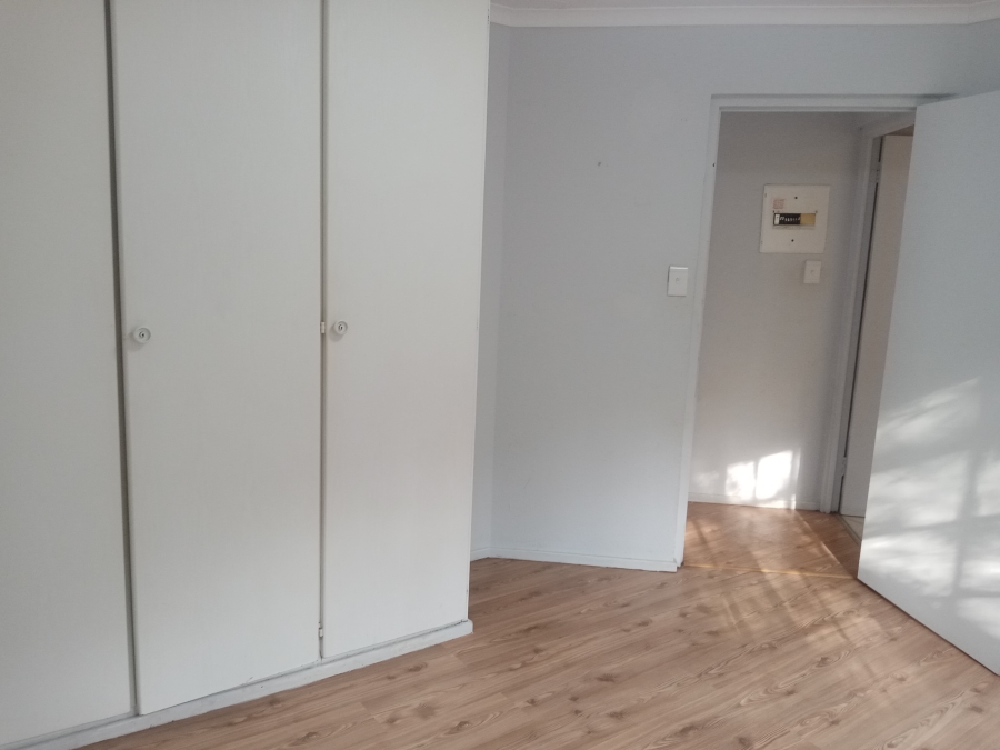 To Let 2 Bedroom Property for Rent in Helderkruin Gauteng