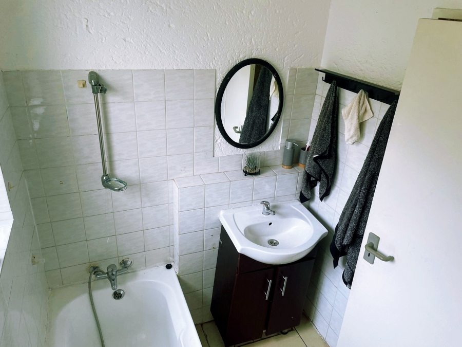 1 Bedroom Property for Sale in Observatory Gauteng