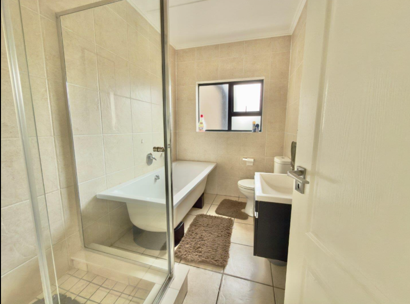 2 Bedroom Property for Sale in Oakdene Gauteng