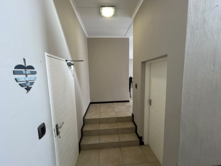 To Let 3 Bedroom Property for Rent in Tres Jolie Gauteng