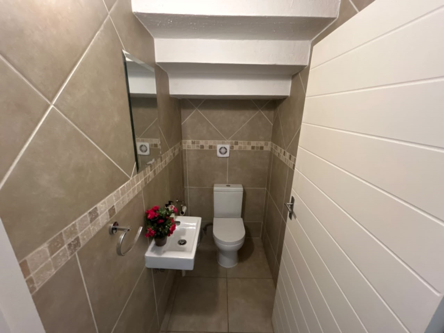 To Let 3 Bedroom Property for Rent in Tres Jolie Gauteng