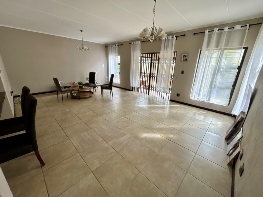 To Let 3 Bedroom Property for Rent in Tres Jolie Gauteng