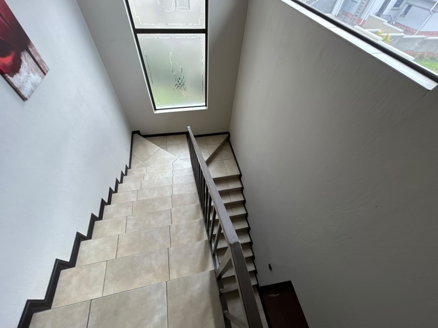 To Let 3 Bedroom Property for Rent in Tres Jolie Gauteng