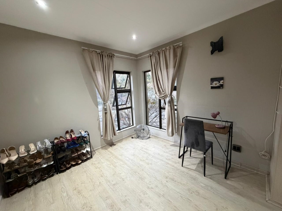 To Let 3 Bedroom Property for Rent in Tres Jolie Gauteng