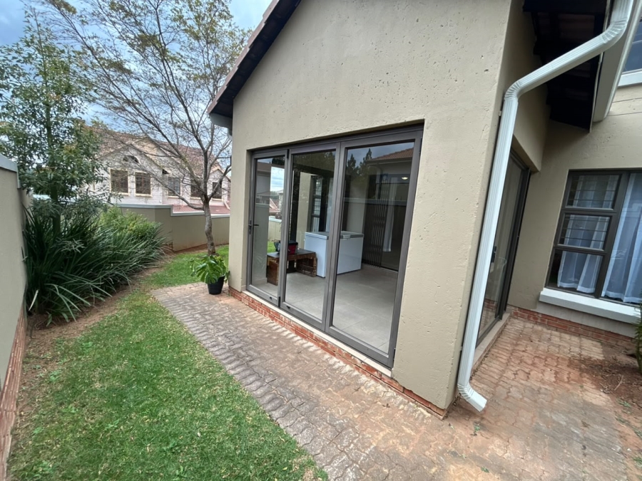 To Let 3 Bedroom Property for Rent in Tres Jolie Gauteng
