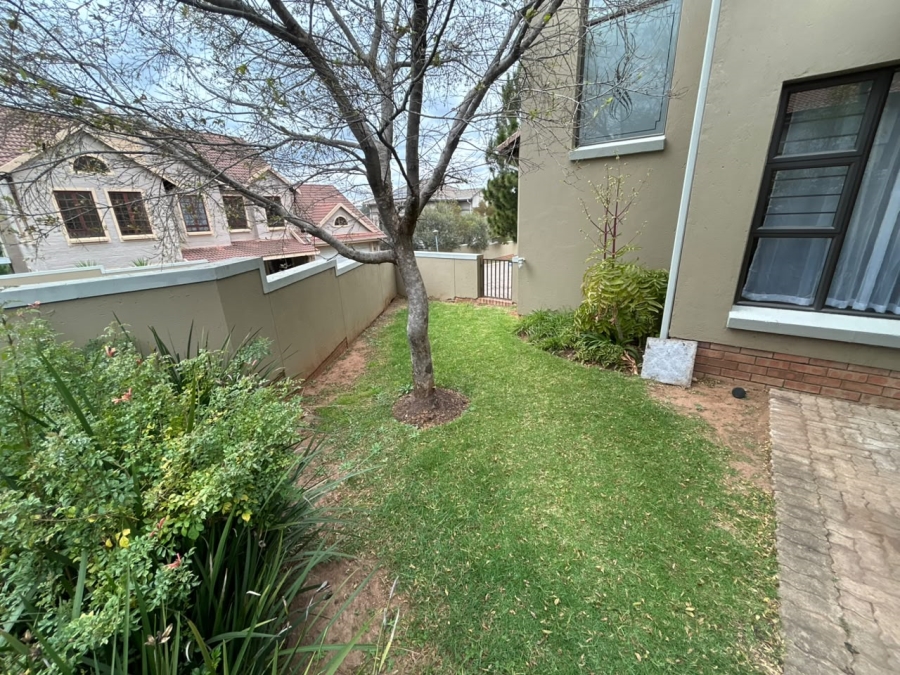 To Let 3 Bedroom Property for Rent in Tres Jolie Gauteng