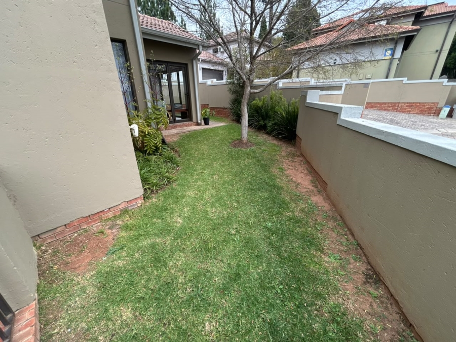 To Let 3 Bedroom Property for Rent in Tres Jolie Gauteng