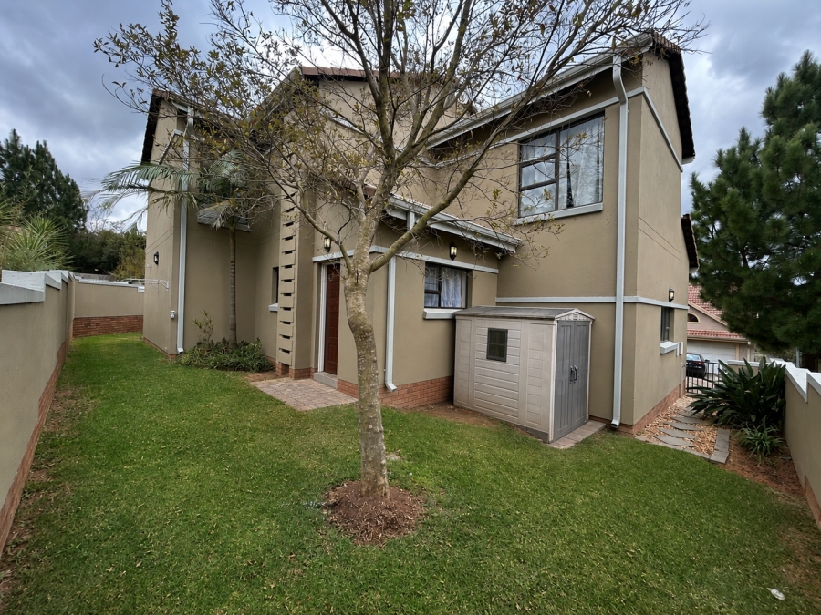 To Let 3 Bedroom Property for Rent in Tres Jolie Gauteng