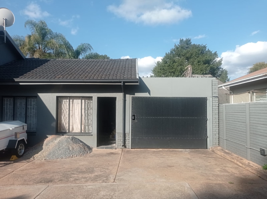 6 Bedroom Property for Sale in Pretoria Gardens Gauteng