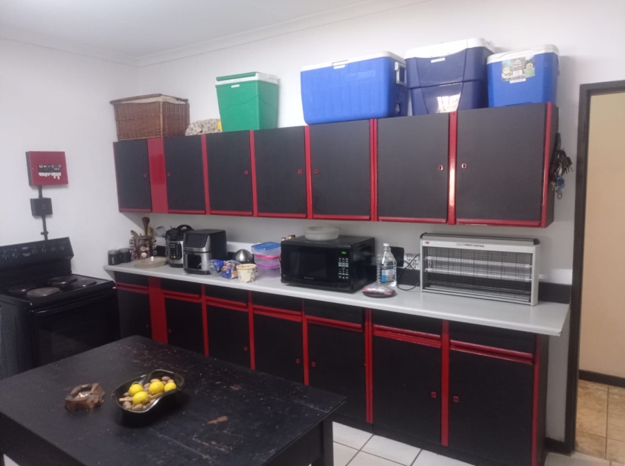 6 Bedroom Property for Sale in Pretoria Gardens Gauteng