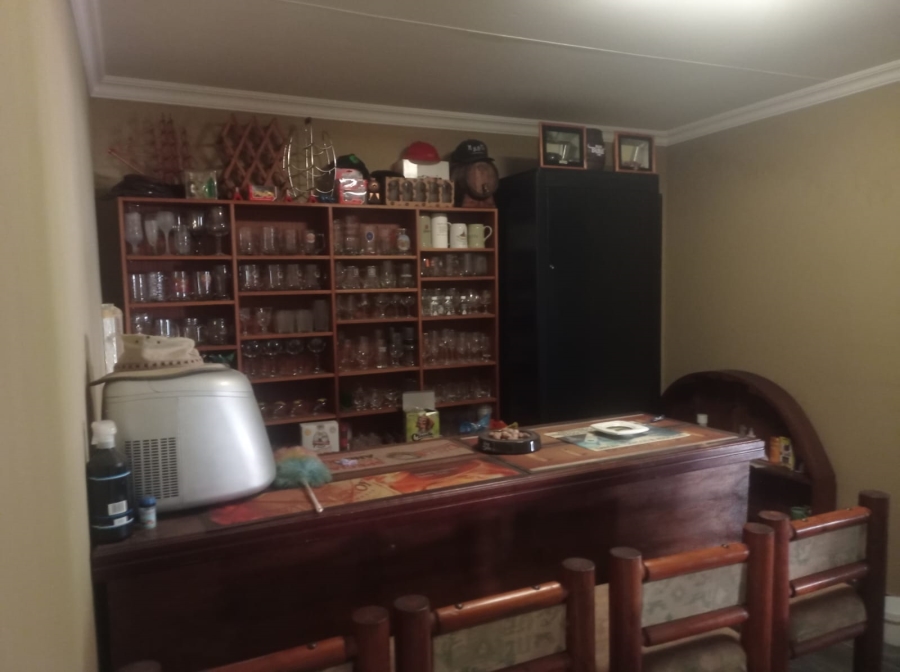 6 Bedroom Property for Sale in Pretoria Gardens Gauteng