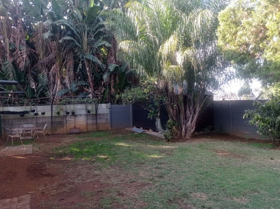 6 Bedroom Property for Sale in Pretoria Gardens Gauteng
