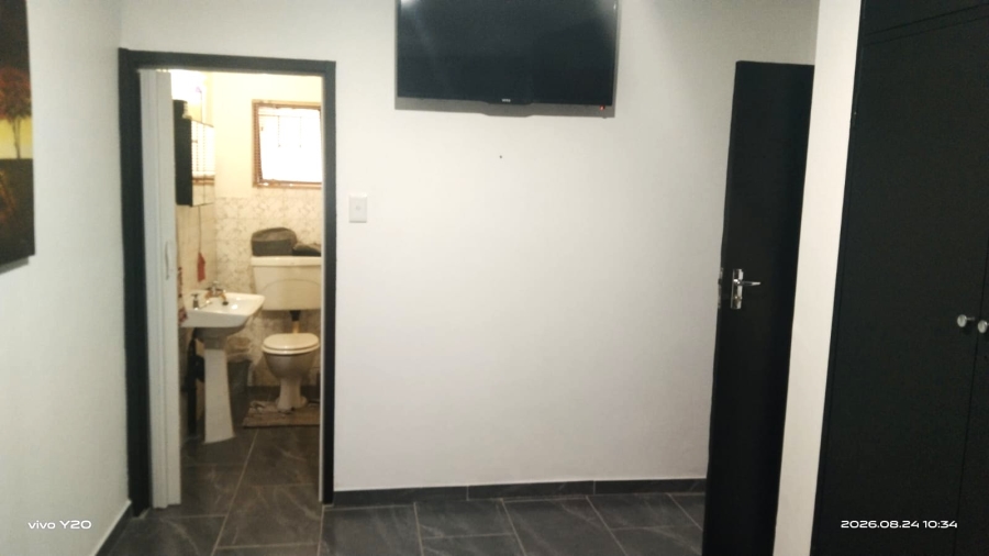 6 Bedroom Property for Sale in Pretoria Gardens Gauteng