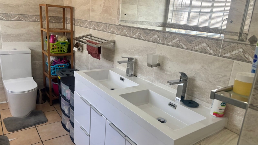 4 Bedroom Property for Sale in Rosedene Gauteng