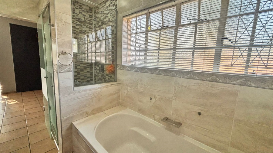 4 Bedroom Property for Sale in Rosedene Gauteng