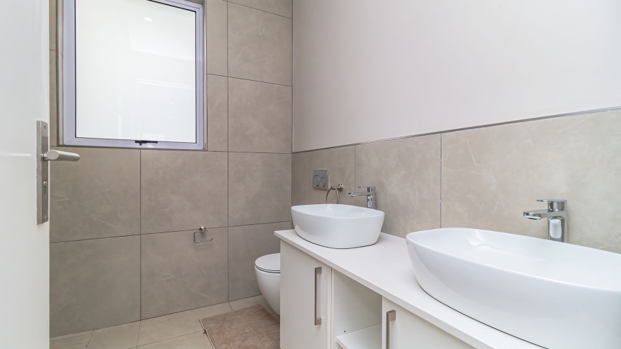 To Let 2 Bedroom Property for Rent in Modderfontein Gauteng