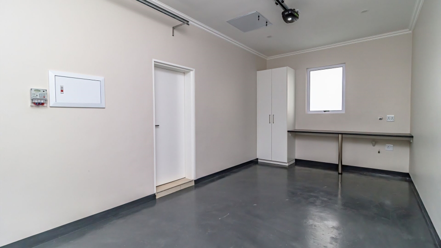 To Let 2 Bedroom Property for Rent in Modderfontein Gauteng