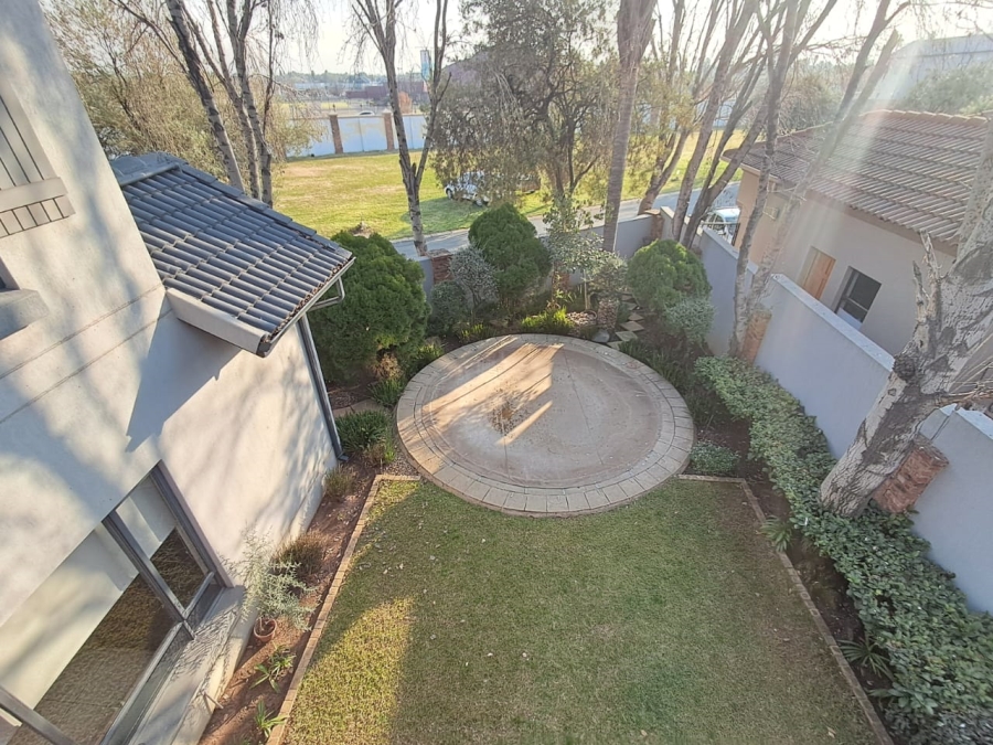 4 Bedroom Property for Sale in Sunward Park Gauteng