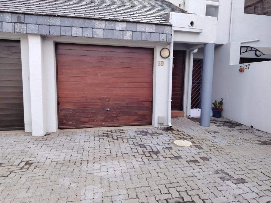 To Let 2 Bedroom Property for Rent in Lakefield Gauteng