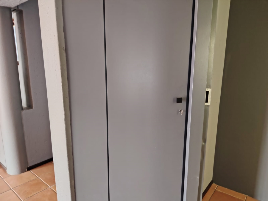 To Let 2 Bedroom Property for Rent in Lakefield Gauteng