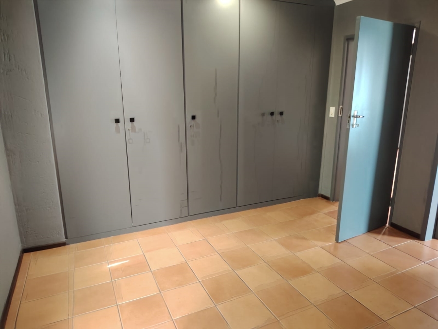 To Let 2 Bedroom Property for Rent in Lakefield Gauteng