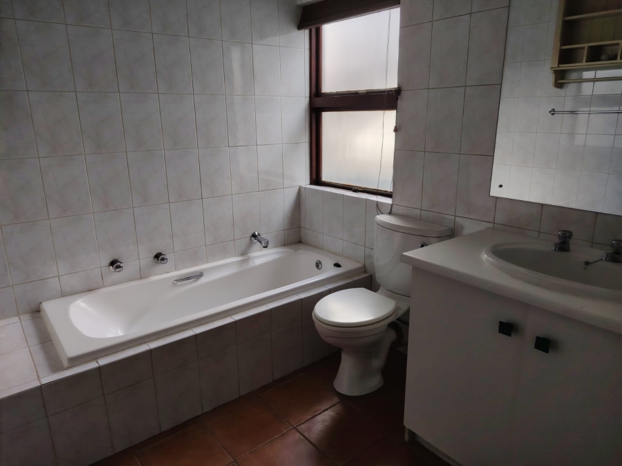 To Let 2 Bedroom Property for Rent in Lakefield Gauteng