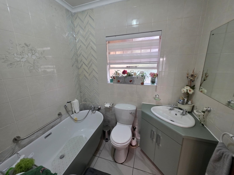 3 Bedroom Property for Sale in Freeway Park Gauteng