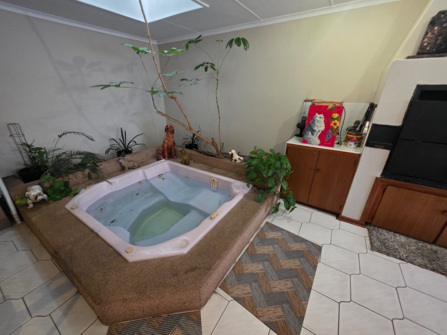 3 Bedroom Property for Sale in Freeway Park Gauteng