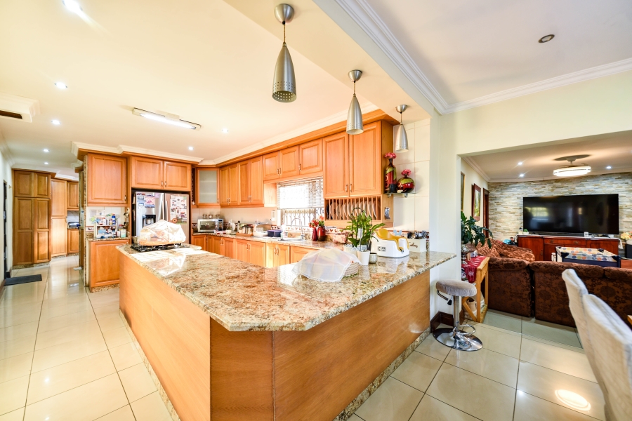 4 Bedroom Property for Sale in Constantia Park Gauteng