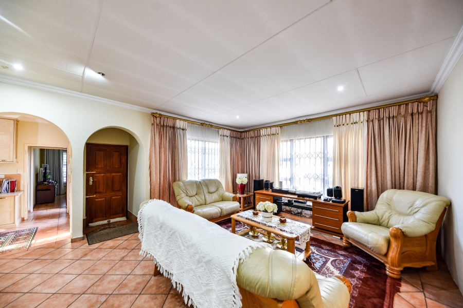 4 Bedroom Property for Sale in Constantia Park Gauteng