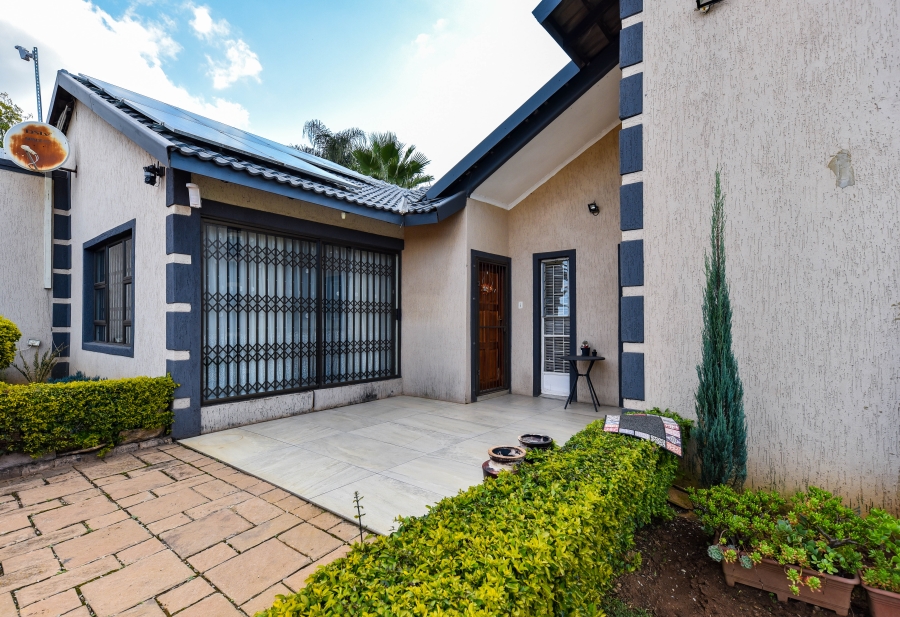4 Bedroom Property for Sale in Constantia Park Gauteng