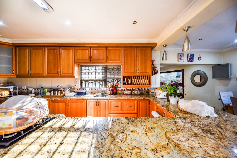 4 Bedroom Property for Sale in Constantia Park Gauteng